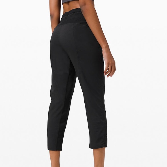 LuLuLemon Studio Crop - Picture 2 of 4